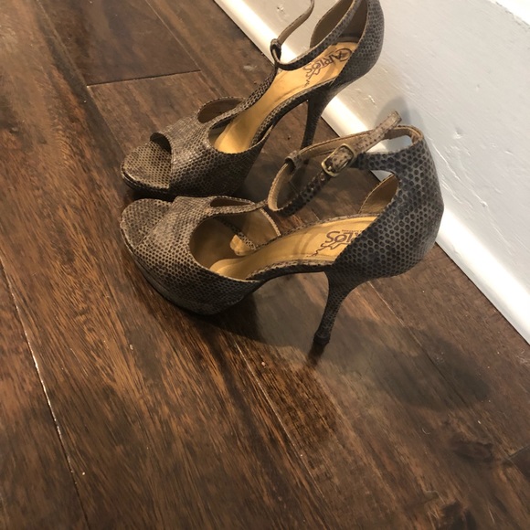 Carlos T-Strap Heels - Picture 3 of 6